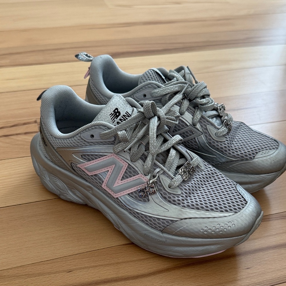 New Balance x GANNI Women's Silver and Pink Sneakers